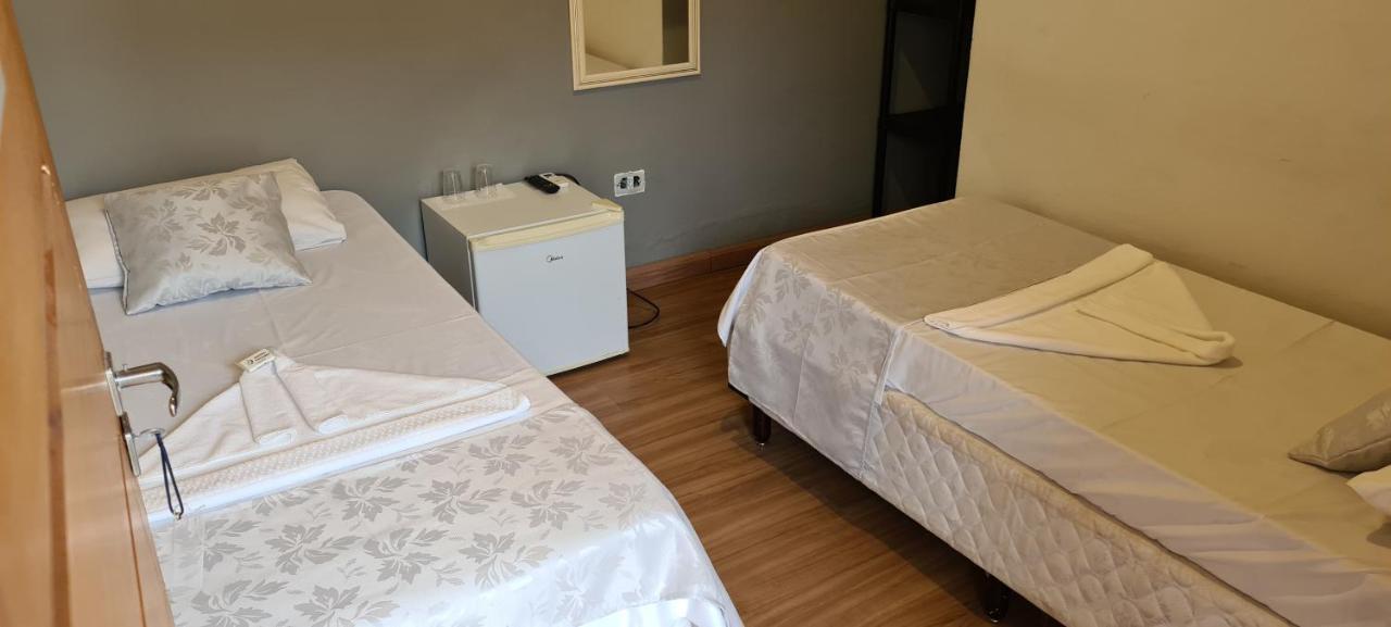 Hotel Veleiro Сао Себастиао Екстериор снимка